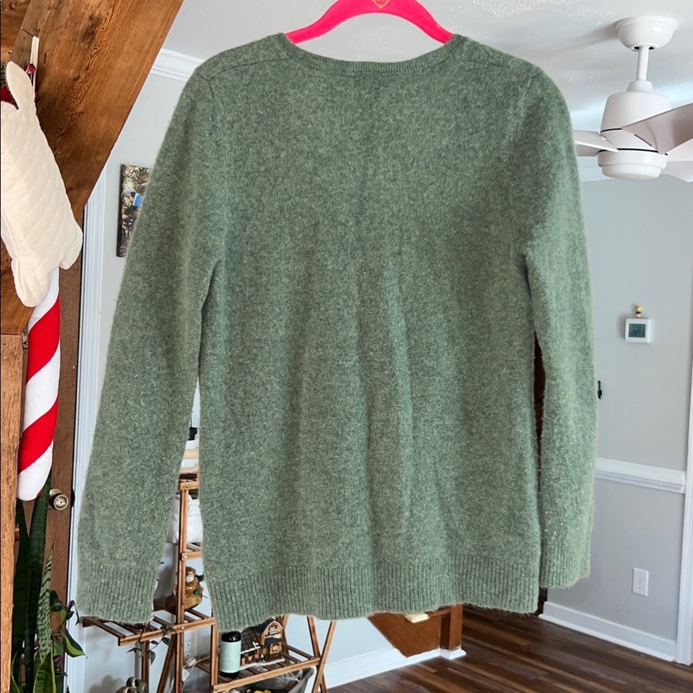 L.L. Bean Women's Green Sweater - Picture 5 of 7